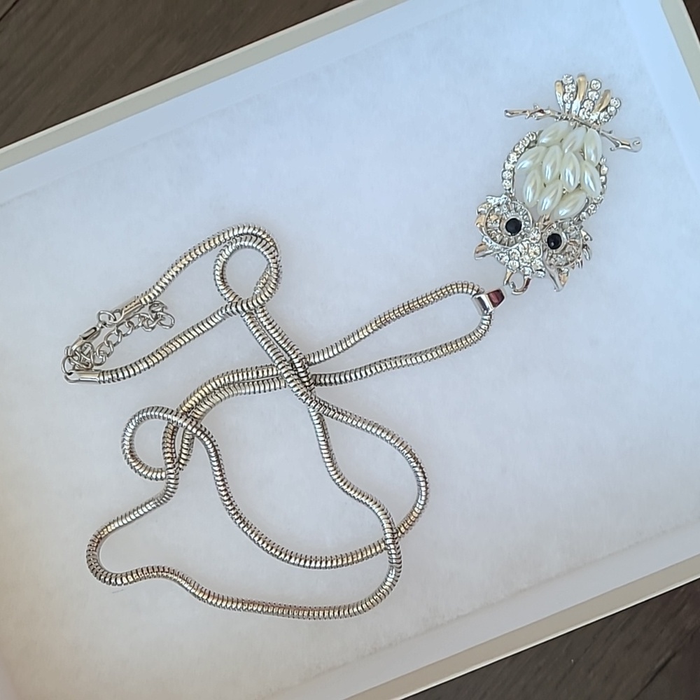 EUC Owl necklace